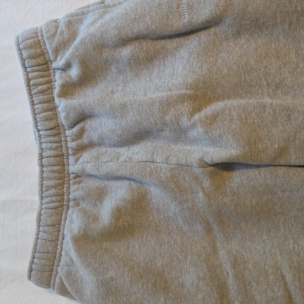 Aritzia XS short Light Gray Joggers